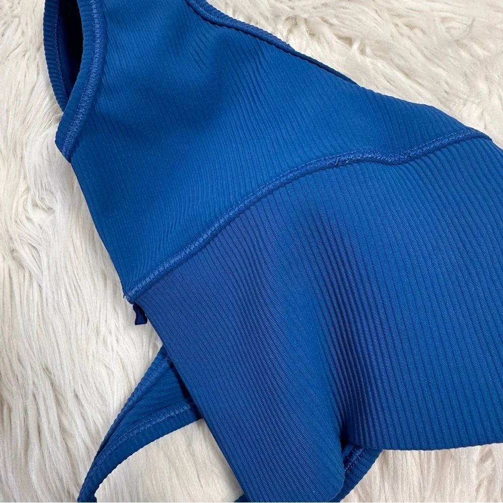 Lululemon • Women’s Power Pivot Tank Blue Ribbed